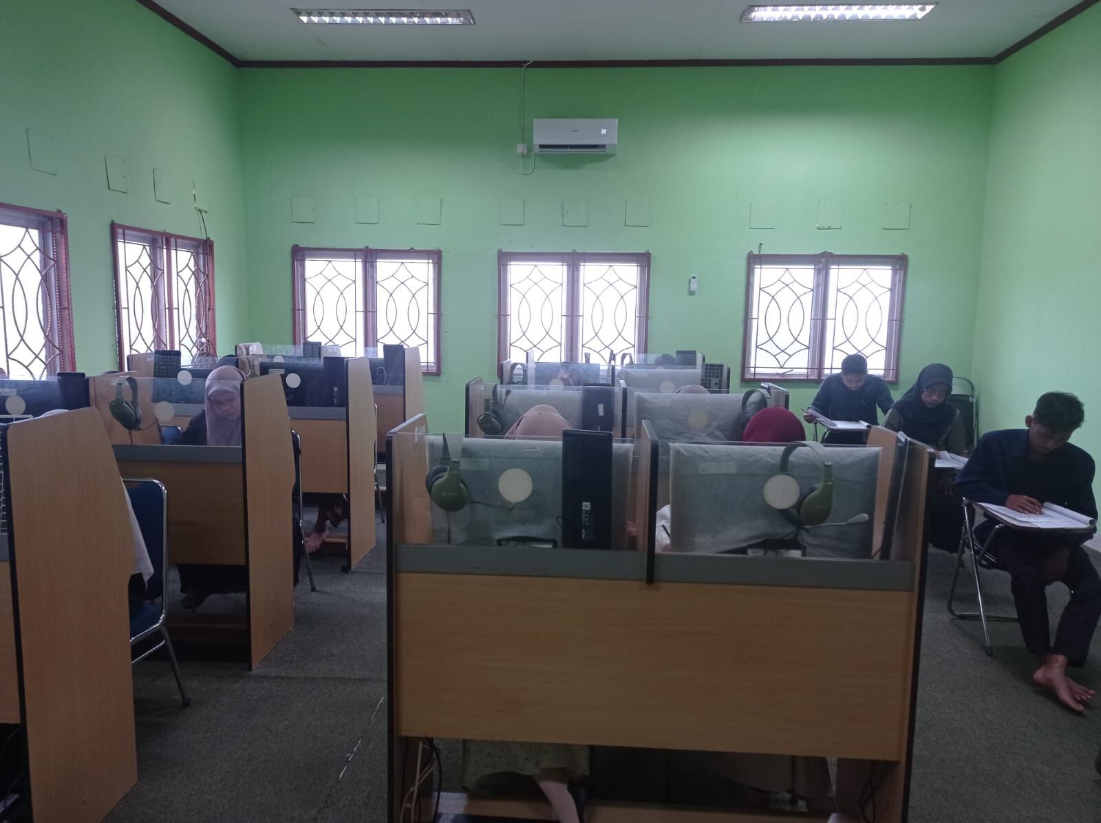 Awal Maret Tahun 2025 Ujian Kompetensi Bahasa Inggris Dilaksanakan Di Lab. UPT Bahasa IAIN SAS Babel