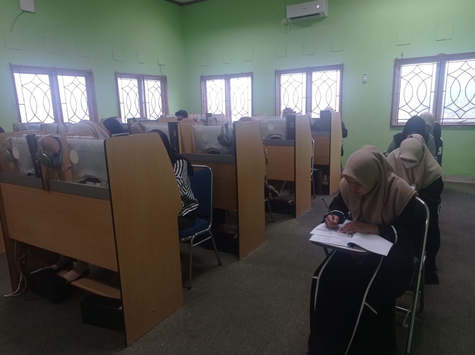 Pelaksanaan Ujian Kompetensi Bahasa Inggris di Pertengahan Januari Tahun 2025