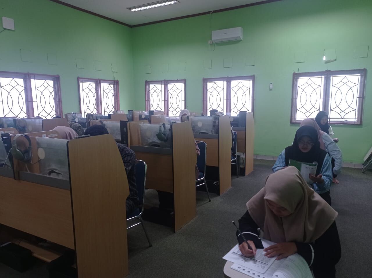 UPT Bahasa Kembali Melaksanakan Ujian Kompetensi Bahasa Inggris
