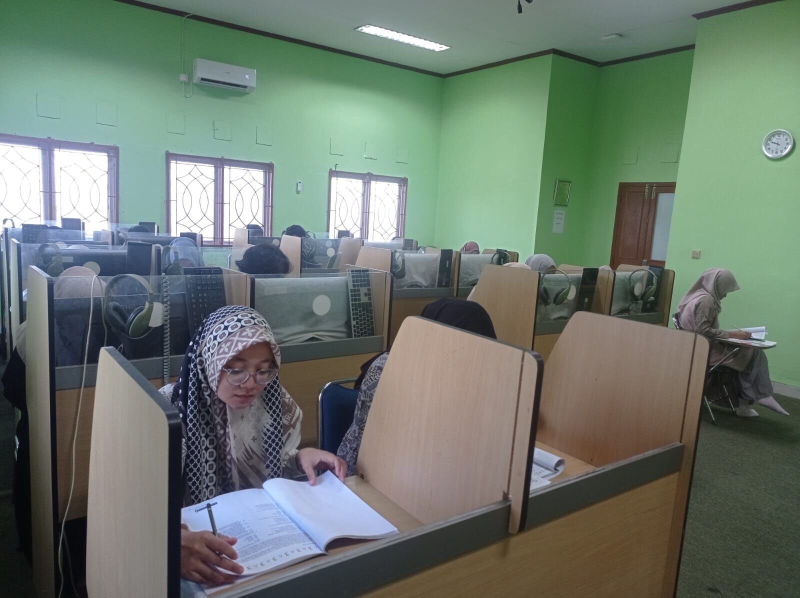 UPT Bahasa Kembali Melaksanakan Ujian Kompetensi Bahasa Inggris di Akhir Bulan Februari Tahun 2025
