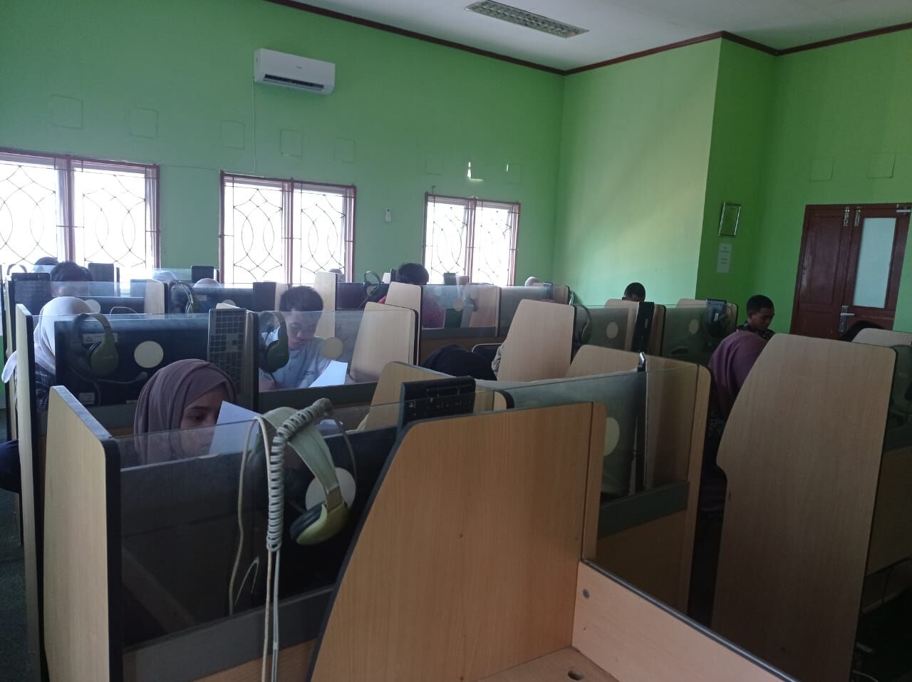 UPT Bahasa Kembali Melaksanakan Ujian Kompetensi Bahasa Inggris di Bulan Oktober Tahun 2024
